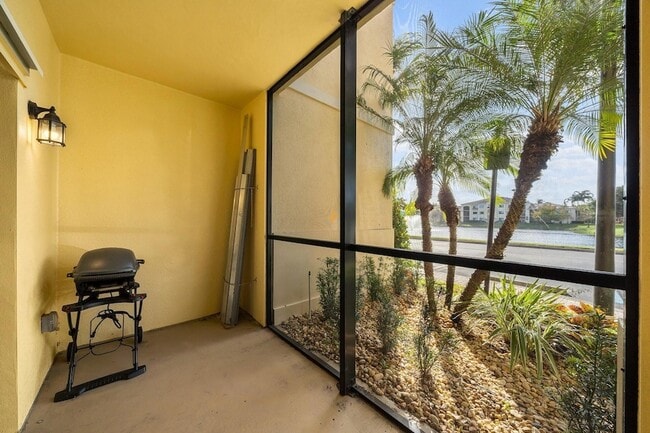 Building Photo - 3019 Alcazar Pl