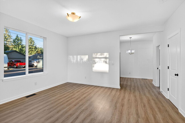 Building Photo - 13838 SE Knight St