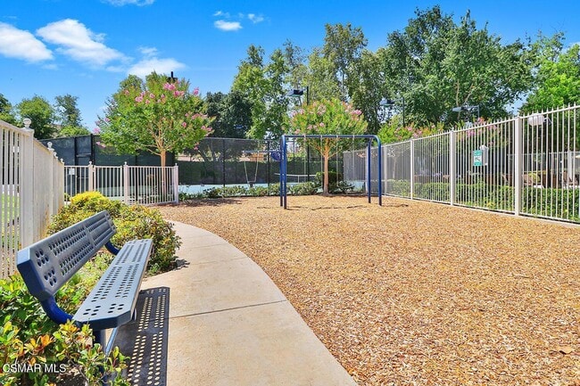 Building Photo - 451 Pavarotti Dr