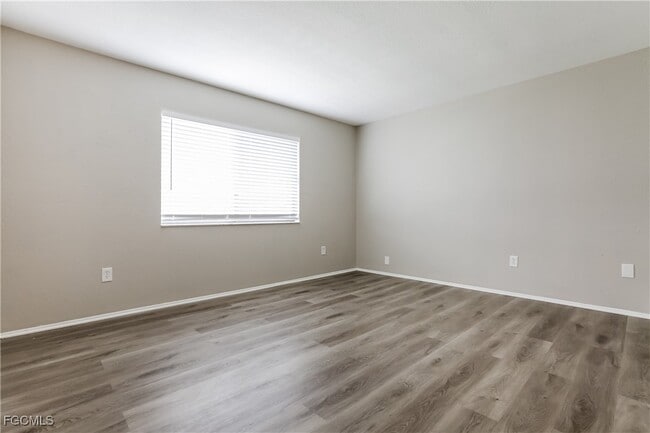 Building Photo - 7509 Mesa St