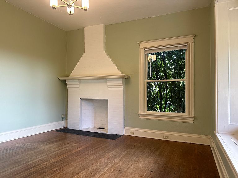 Building Photo - 1843 SW 16th Ave