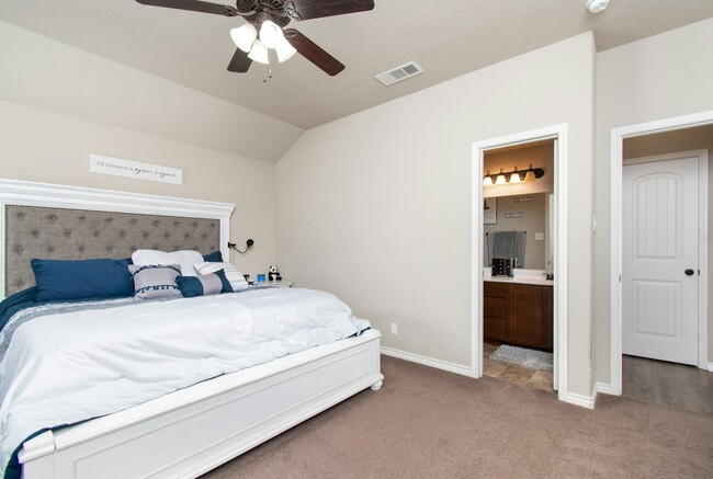 Building Photo - 6506 Castle Gap Dr