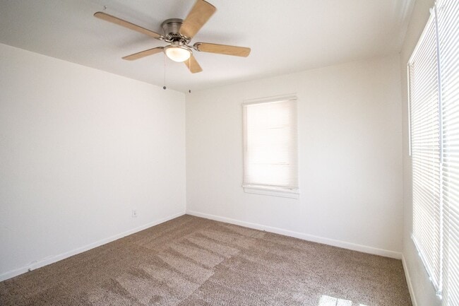 Building Photo - $950/month for updated 3-bedroom home. Don...