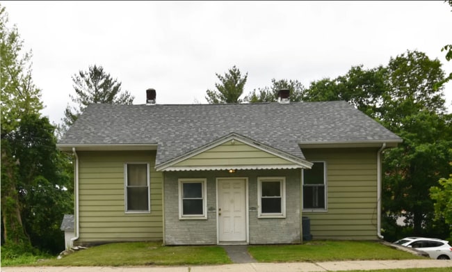 Building Photo - 89 Pecks Rd