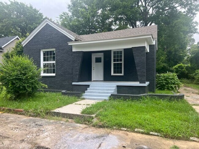 Primary Photo - 1318 Glenn St