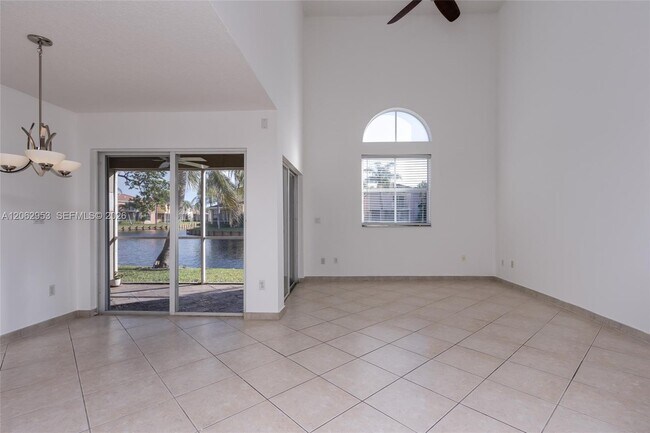 Building Photo - 1540 N Trafalgar Cir