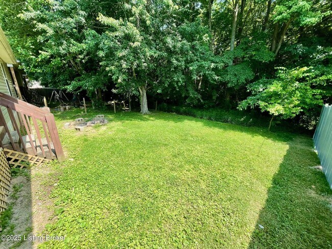 Building Photo - 11115 Meadow Chase Ct