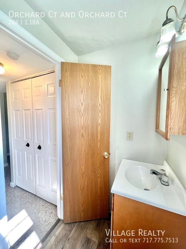 Building Photo - 402 Orchard Ct
