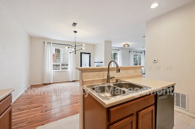 Building Photo - 12923 Grant Cir E