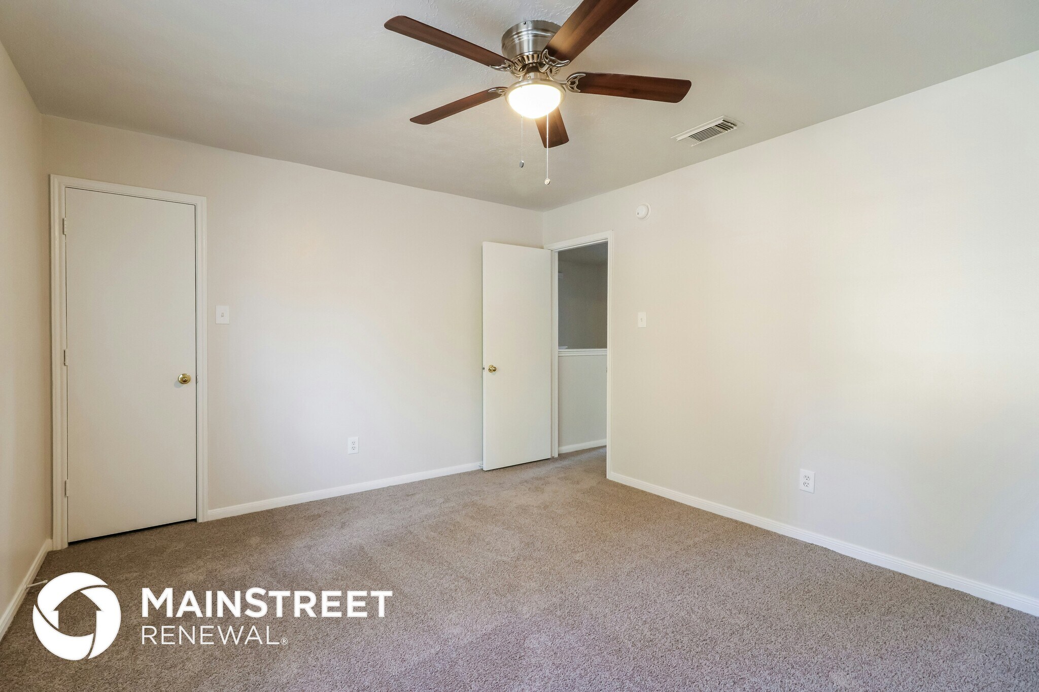 Building Photo - 18442 Hollow Oaks Cir