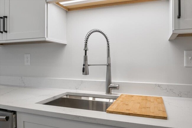 Building Photo - 26-3 Regency Cir