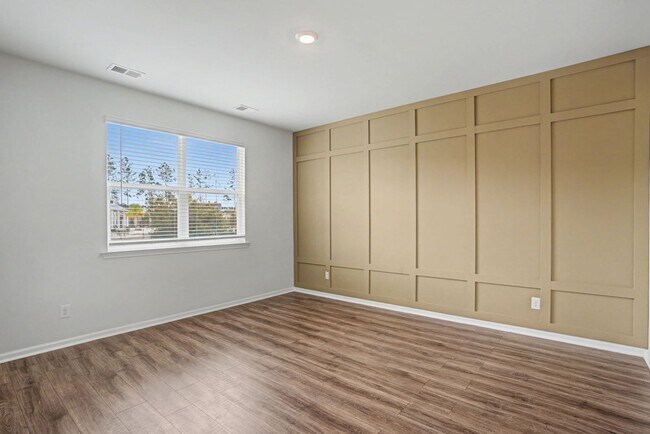 Building Photo - 3 BED | 2 BATH | TWO CAR GARAGE | SAVANNAH QUARTERS | AVAILABLE NOW