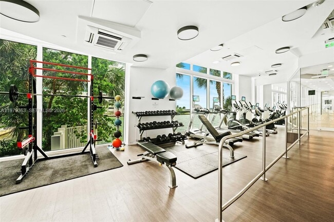 Building Photo - 601 NE 27th St