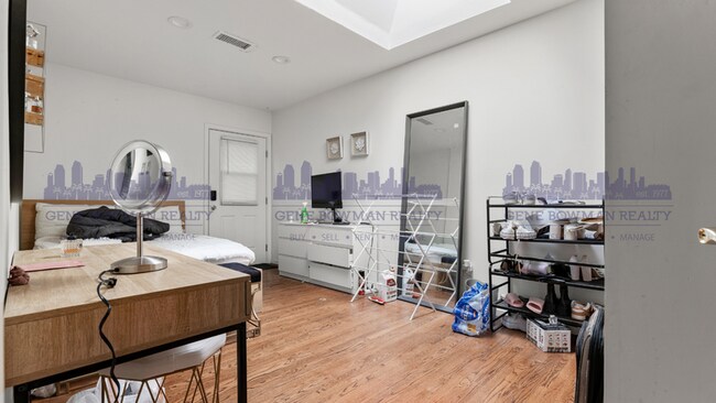 Building Photo - 5522 Dorothy Dr