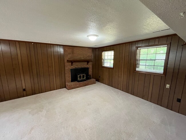 Building Photo - Incredible Location in N Davidson Co with ...