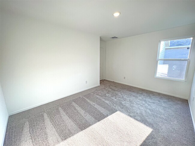 Building Photo - 21479 Carosella Dr