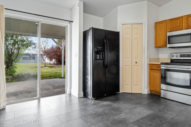 Building Photo - 1091 Slocum St NW