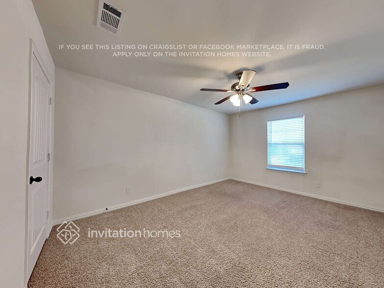 Building Photo - 1504 Smoke Signal Ln