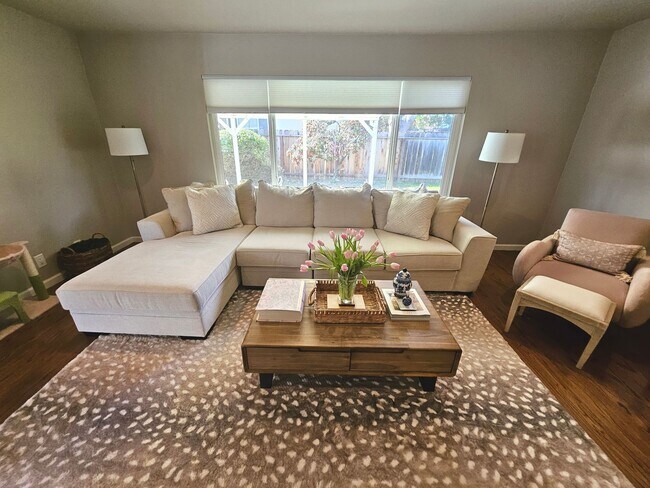 Building Photo - Charming Walnut Creek Ranch-Style Home