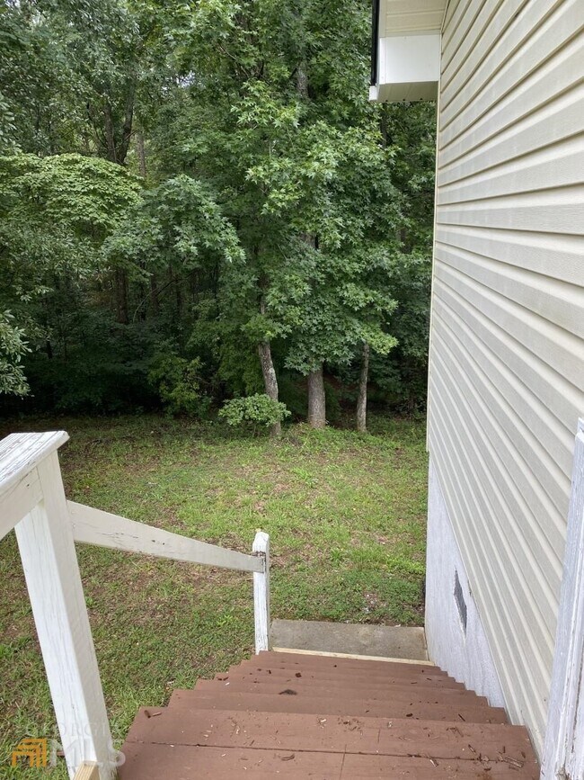 Building Photo - 6440 River Hill Dr