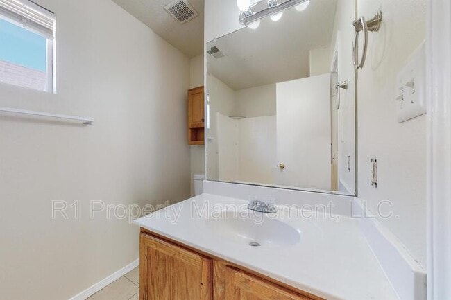 Building Photo - 3473 Martin Meadows Dr NE