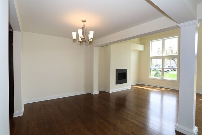 dining room - 5 Mulberry Dr