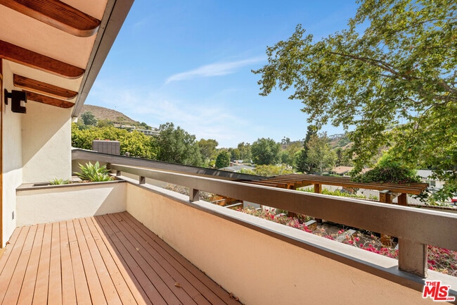 Building Photo - 5942 Paseo Cyn Dr