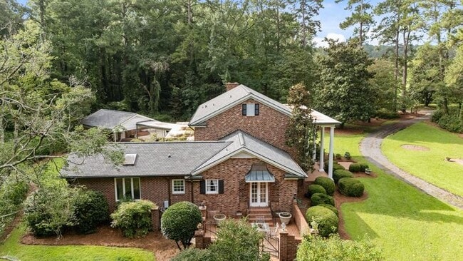 Building Photo - 221 Magnolia Ln