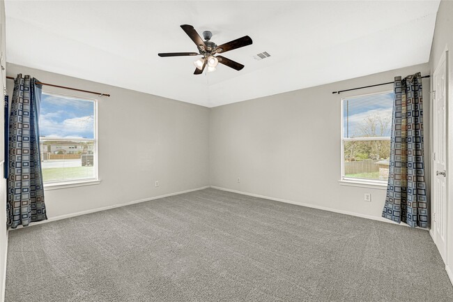 Building Photo - 9340 Royal Way