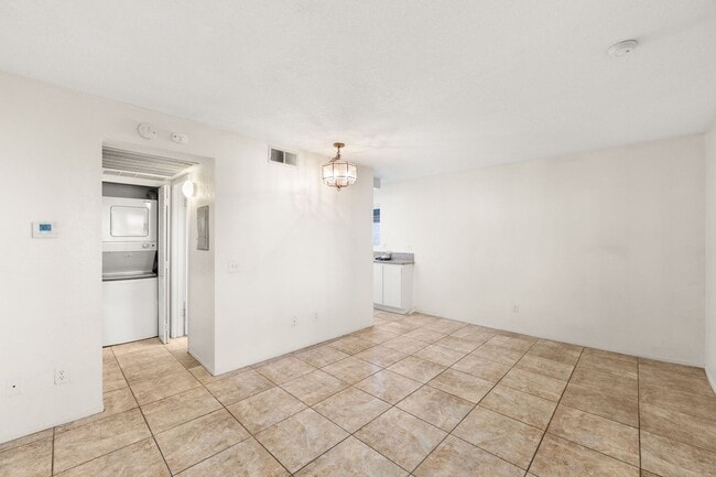 Building Photo - Studio Condo