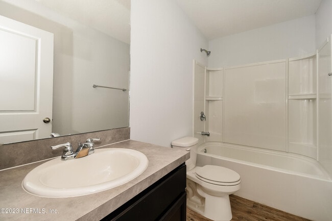 Building Photo - 570 Eiseman Wy