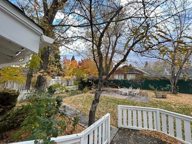 Building Photo - 901 Walker Ave