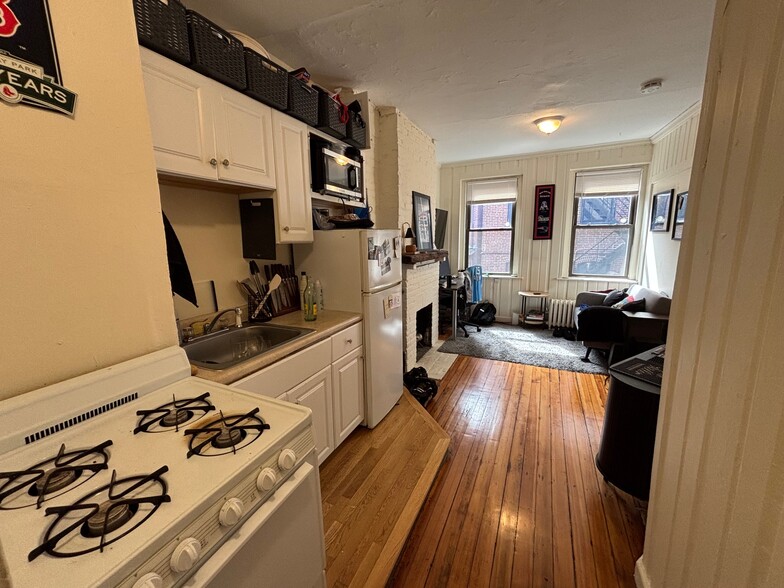 Primary Photo - 63 Myrtle St
