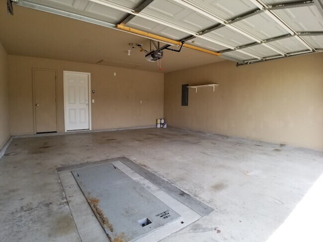 Building Photo - 3905 West 110th Pl S