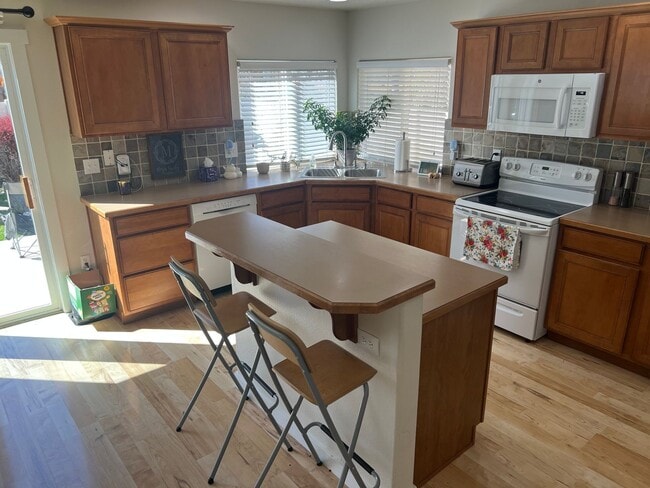 Building Photo - 4 bedroom, 3 car garage home in Meridian!!
