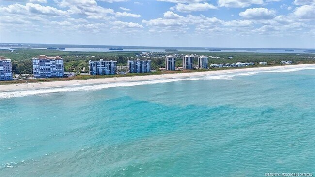 Building Photo - 4200 N Hwy A1A