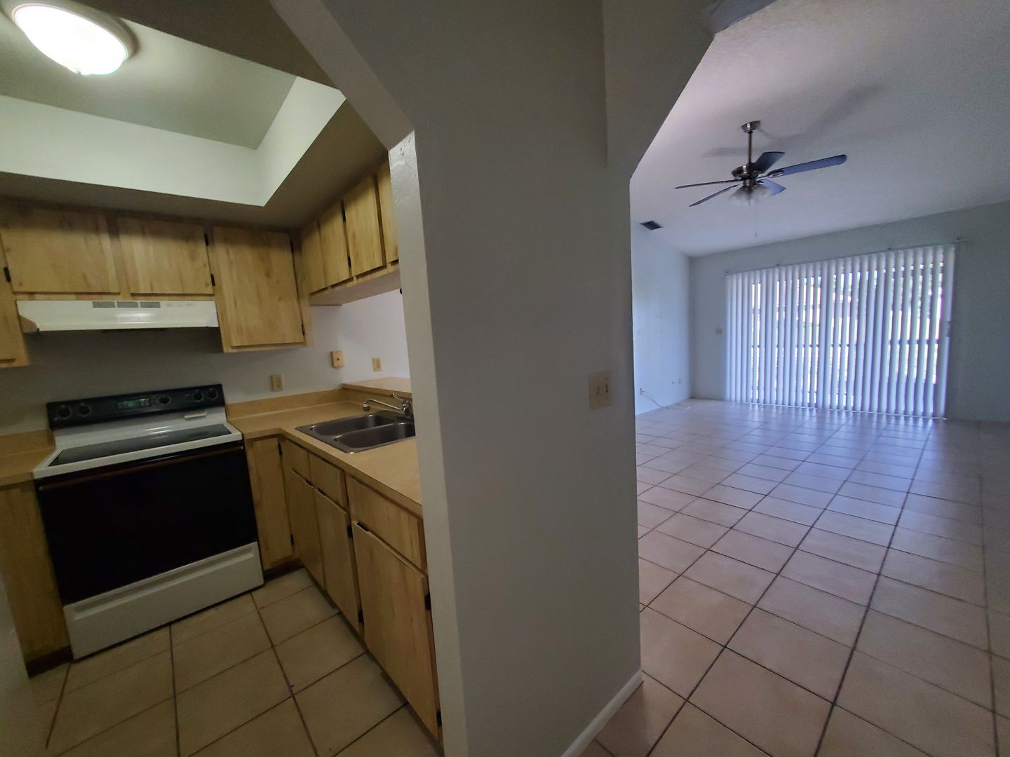 Building Photo - 1 MONTH FREE: SW Area 2/2 on a Fresh water canal - Water included