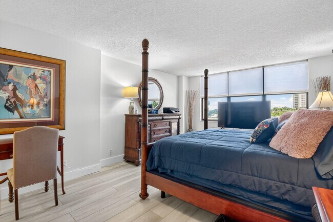 Building Photo - 3400 N Ocean Dr