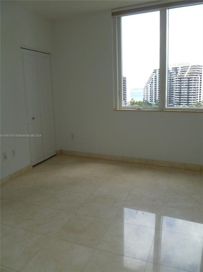 Building Photo - 901 Brickell Key Blvd