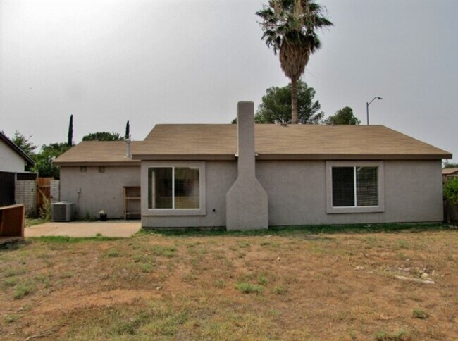 Building Photo - 4BR/2BA/1CG, 1374 sq.ft., w/central A/C in Sierra Vista, AZ