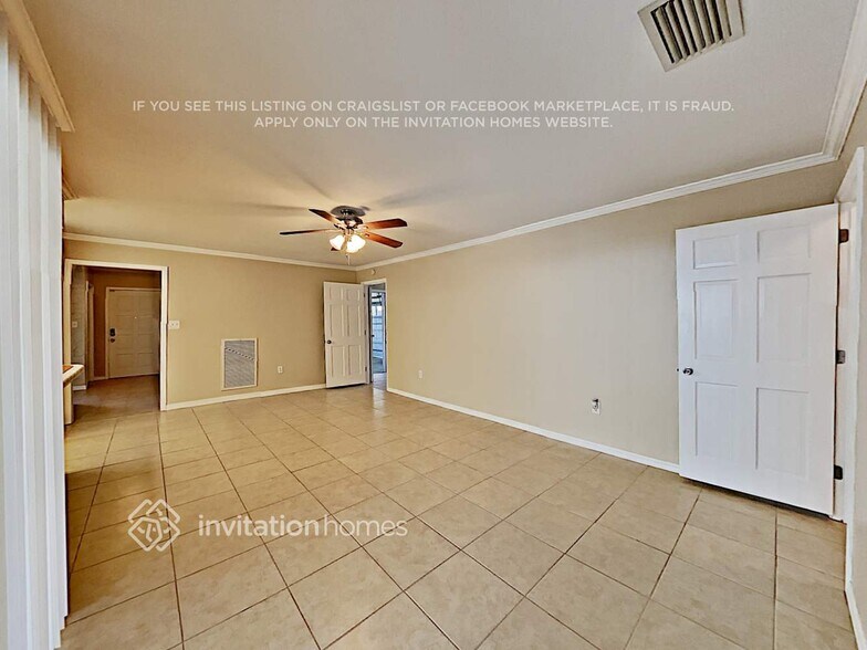 Building Photo - 4407 Orangewood Loop E