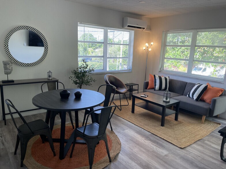 Building Photo - 2635 SW 24th Ave