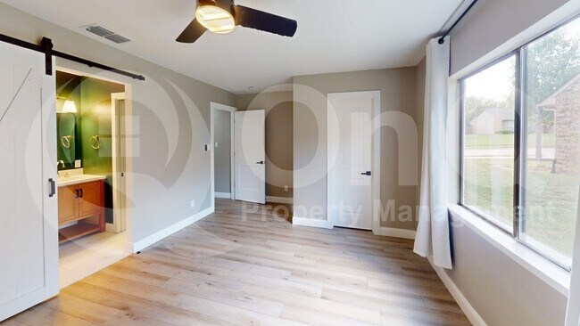 Building Photo - 1313 Milford Dr