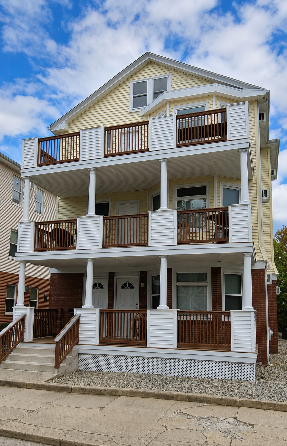 Building Photo - 75 Pembroke Ave