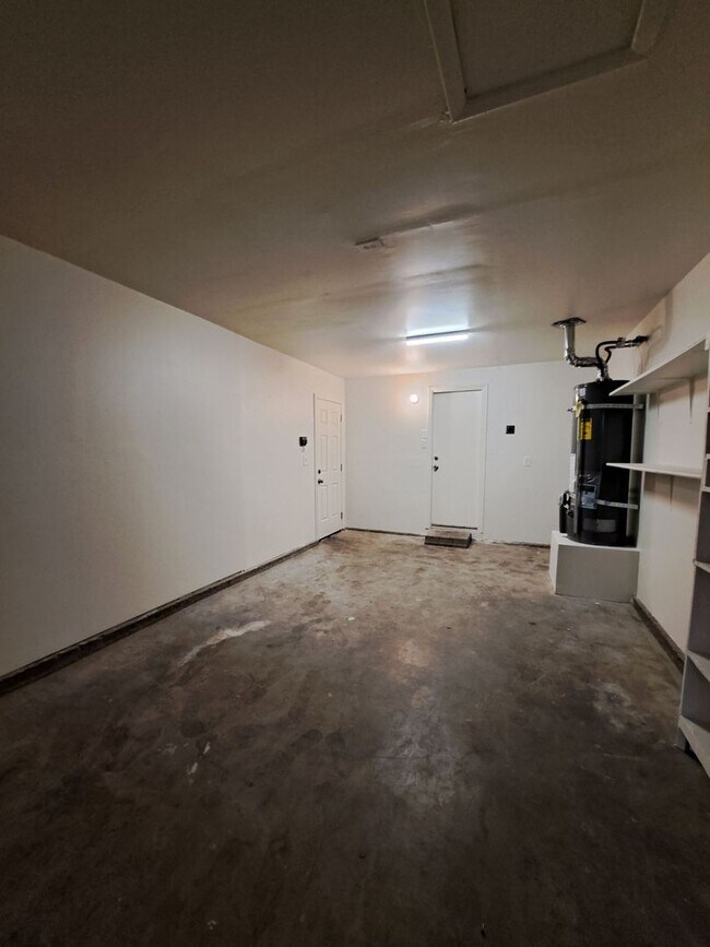 Building Photo - Stunning 2 Story Home with 3BR and a Backyard-Available Now!