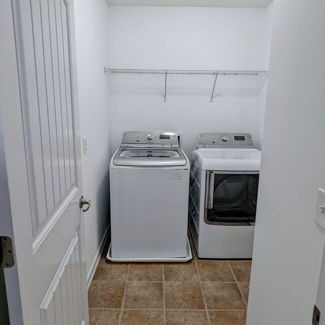 Building Photo - Beautiful 4 Bedroom Home in Palmetto Pointe