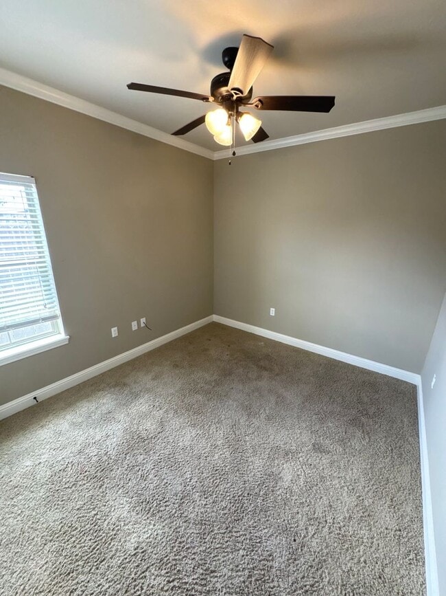 Building Photo - South Bossier Beauty!