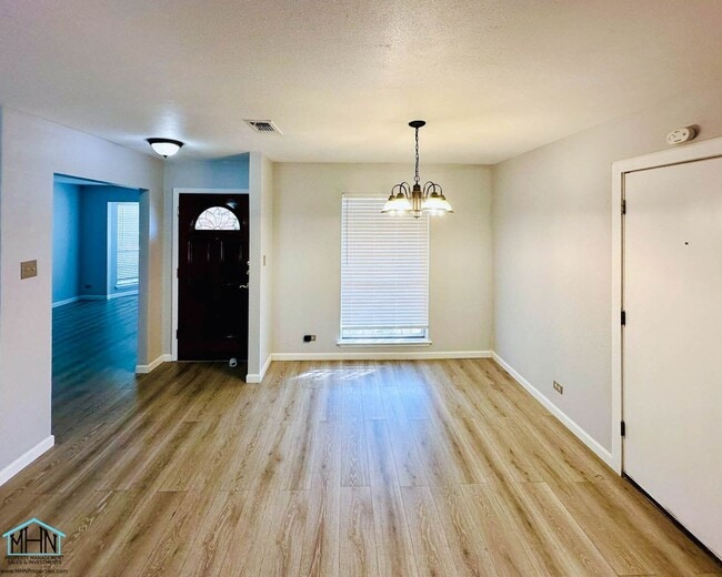 Building Photo - Welcome to Your Dream Home in Thunderbird ...