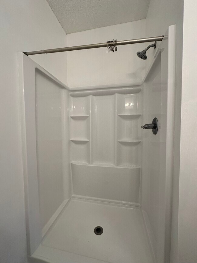 Building Photo - 1620 Spinaker Dr