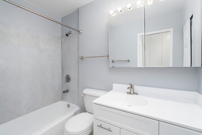 Building Photo - 303 E 56th St